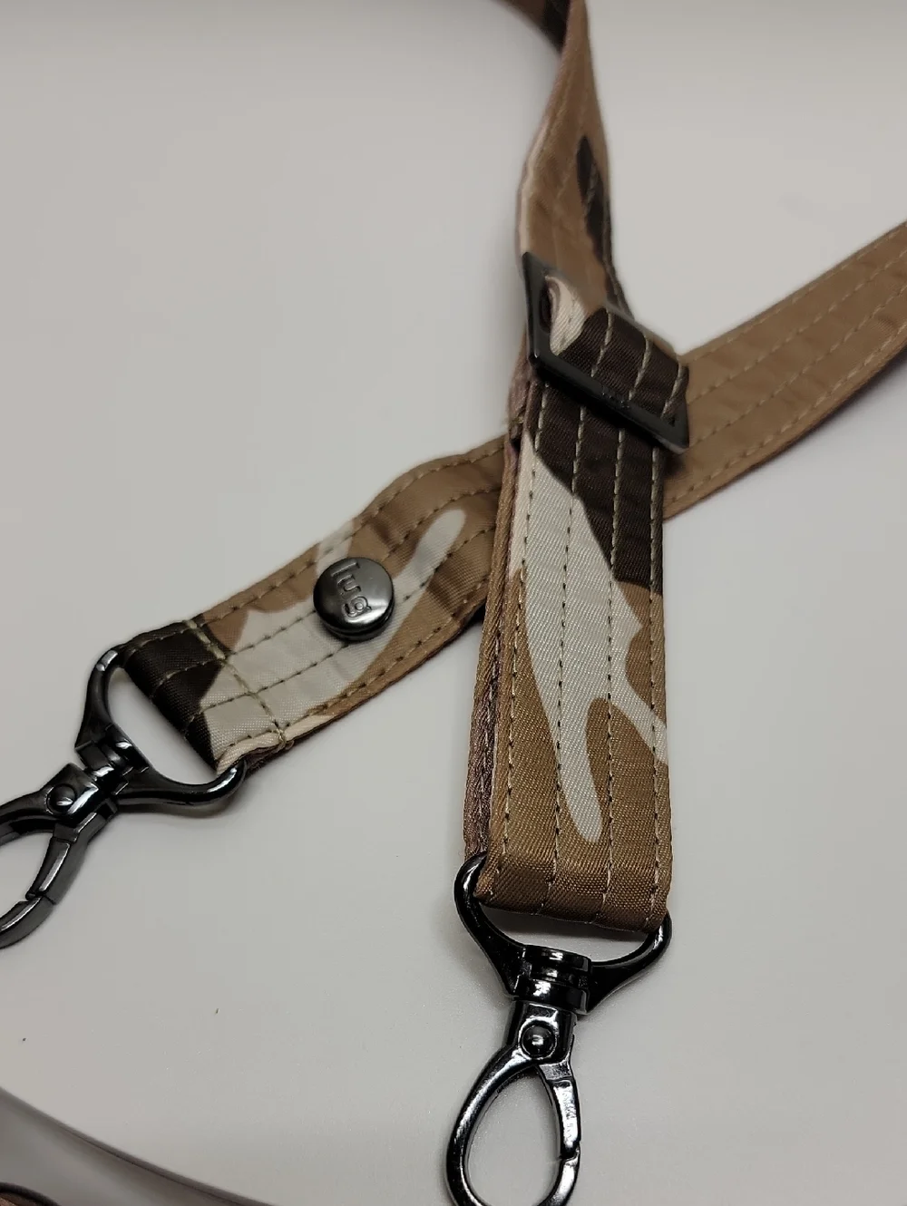 LUG KICKFLIP CONVERTIBLE RFID WALLET CROSSBODY BAG IN LIGHT CAMO